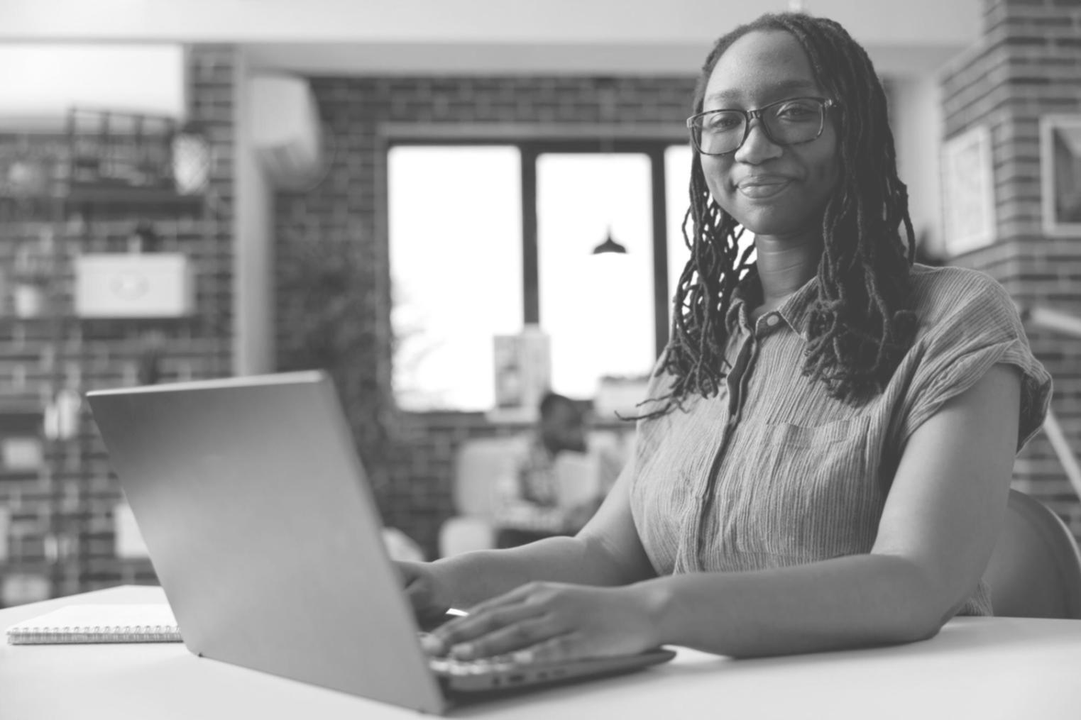 Students collaborating on software testing projects in modern learning environment